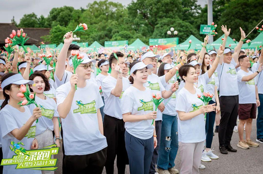 青少年“跑动未来”公益跑在深圳燃情开启,倡导健康生活 青少年“跑动未来”公益跑在深圳燃情开启,倡导健康生活