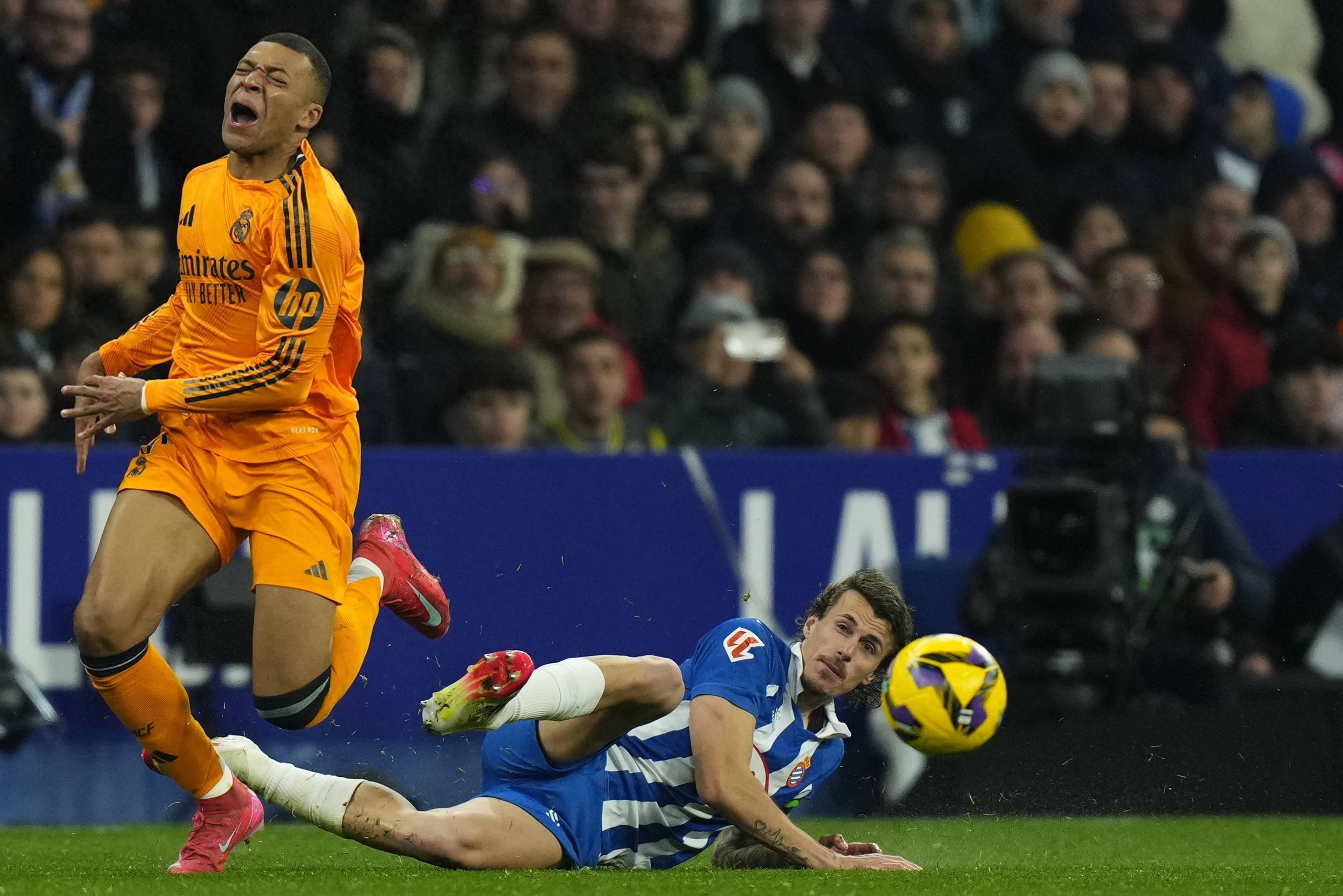 “西甲各队士气高涨,争夺战越发激烈” “西甲各队士气高涨,争夺战越发激烈”