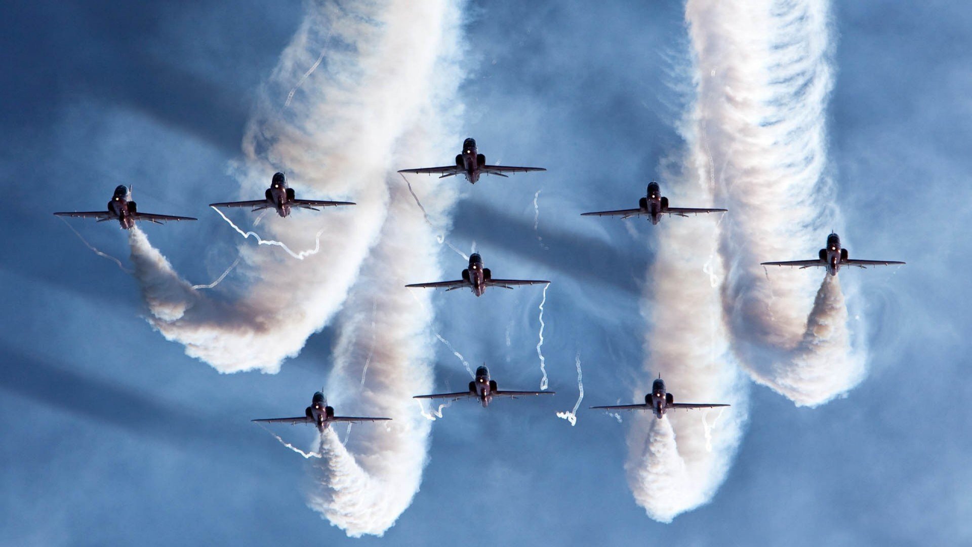 都市奇迹赛：在摩天大楼之间设置的高空网球挑战