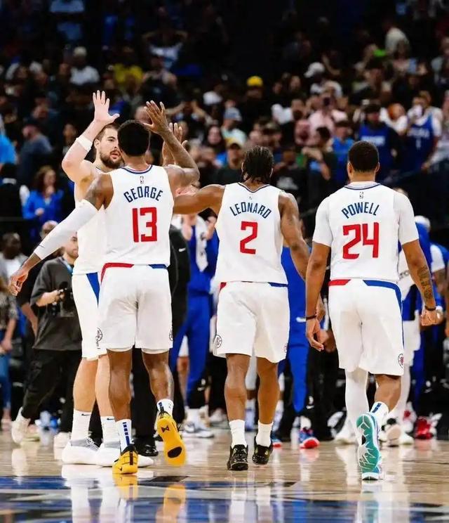 包含爱游戏体育:快船队莱昂纳德再次受伤：快船命运多舛的词条