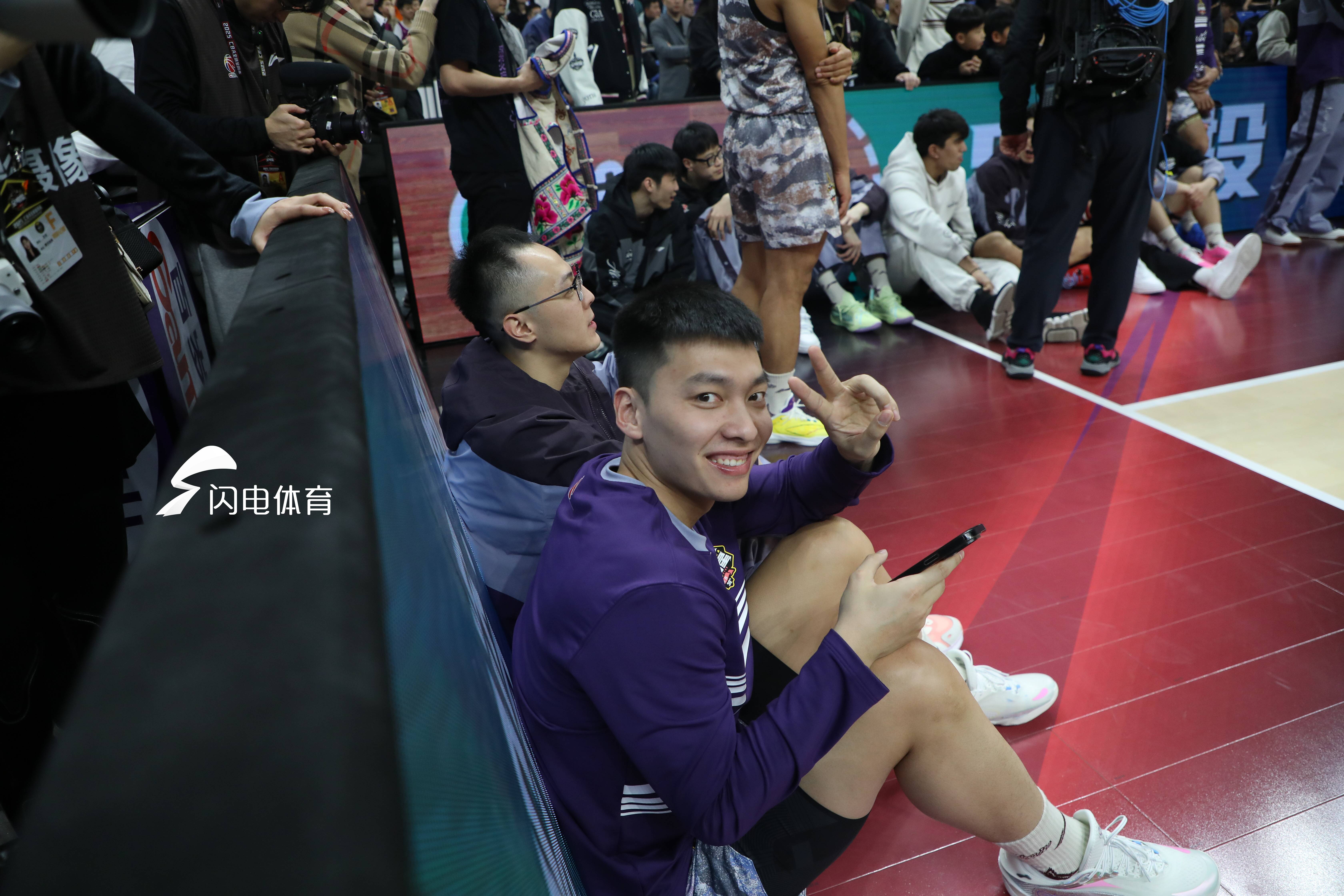 爱游戏体育：中国男篮热身赛观察：新阵容的化学反应与问题的简单介绍