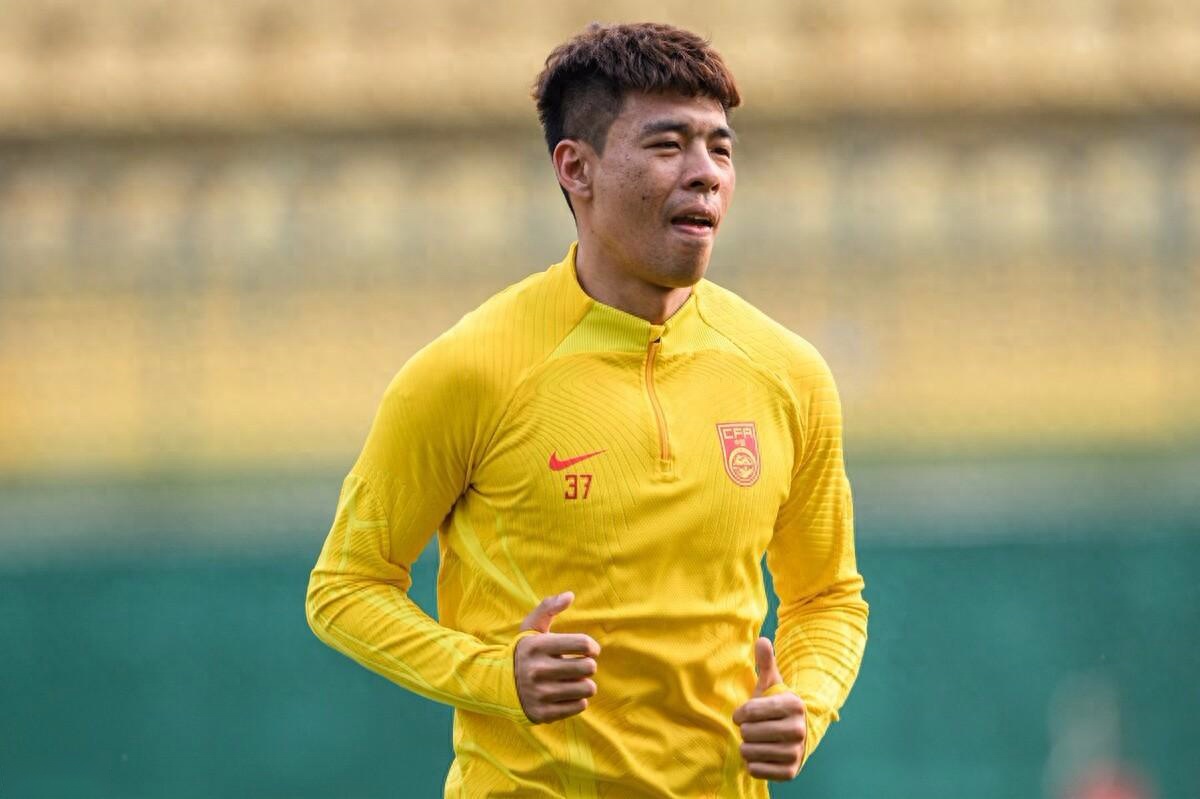 爱游戏体育：国足新帅上任，战术变革引人关注的简单介绍