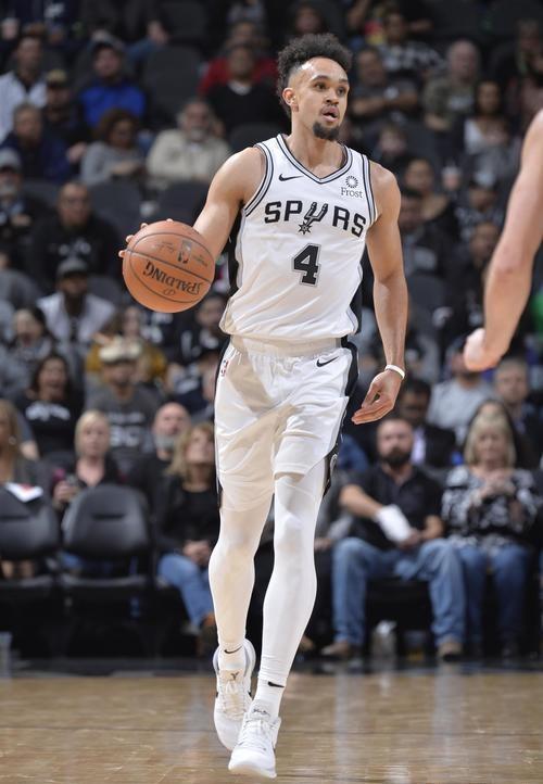 爱游戏体育：篮球球星的个人生活分享：家庭、爱好与社会责任的简单介绍